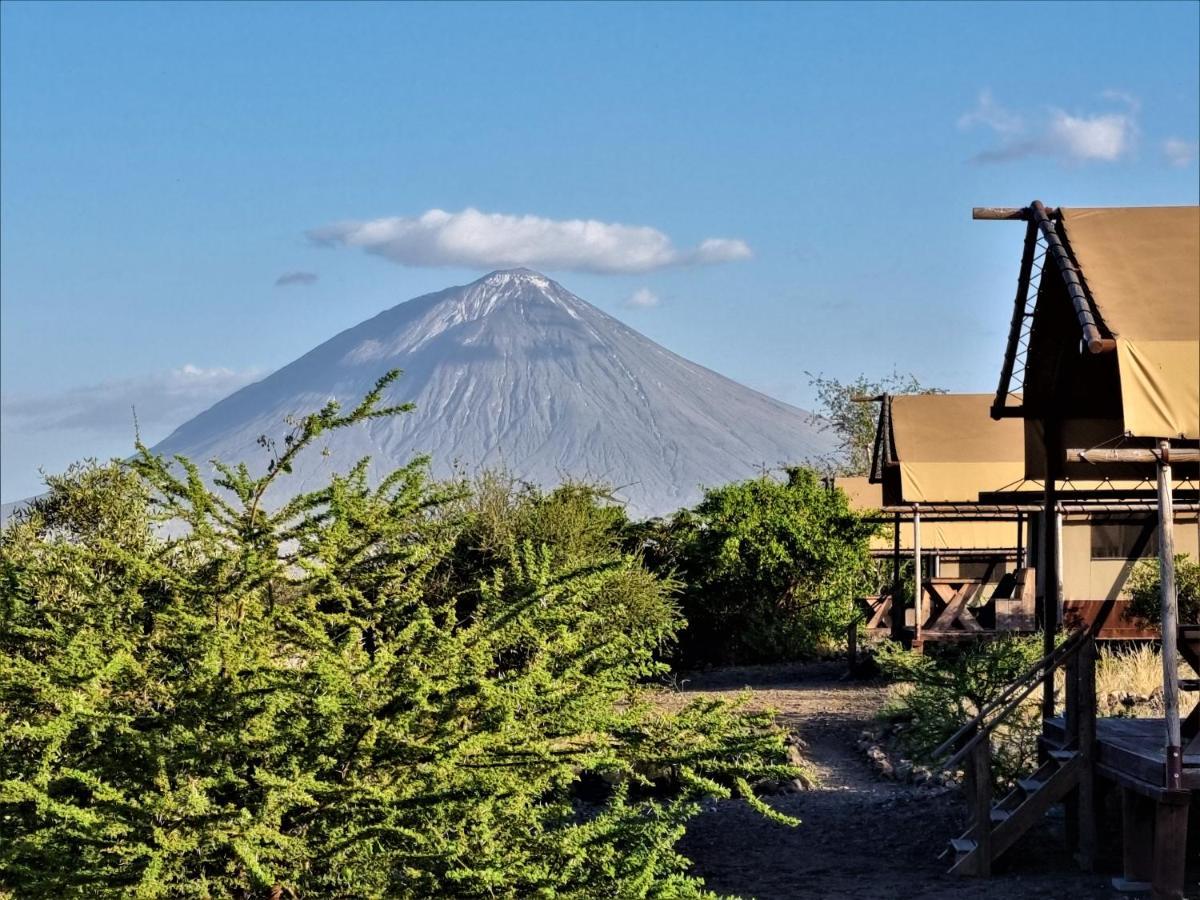 Africa Safari Lake Natron Mtowabaga Buitenkant foto